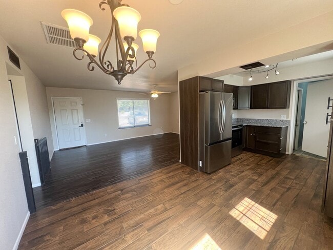 Building Photo - HOUSE - COTTONWOOD