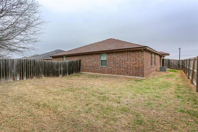 Building Photo - 4409 Cambridge Dr