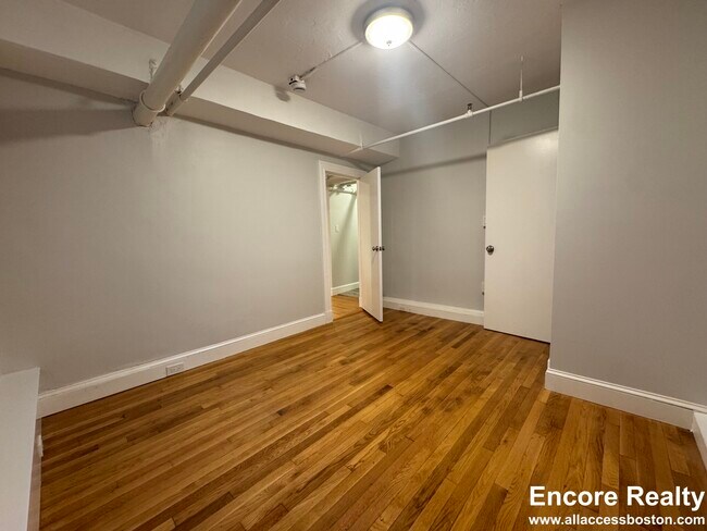 Building Photo - 1450 Commonwealth Ave