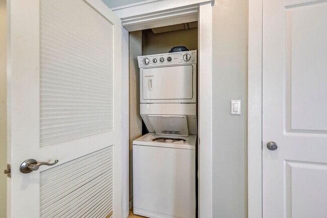 Building Photo - 15100 Front Beach Rd