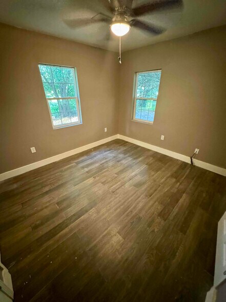 Building Photo - 120 W 18th St