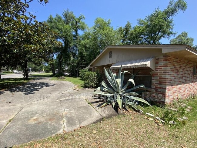 Building Photo - 4416 Creighton Rd