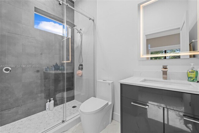 Building Photo - 17900 SW 149th Ave