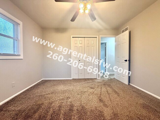 Building Photo - 3 Bedroom House