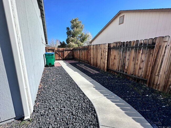 Building Photo - 7821 Cadiz Ct
