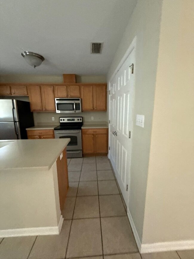 Building Photo - 112 S Chapel Dr