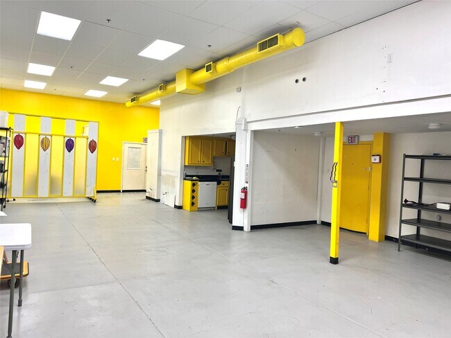 Building Photo - 1310 Nance St