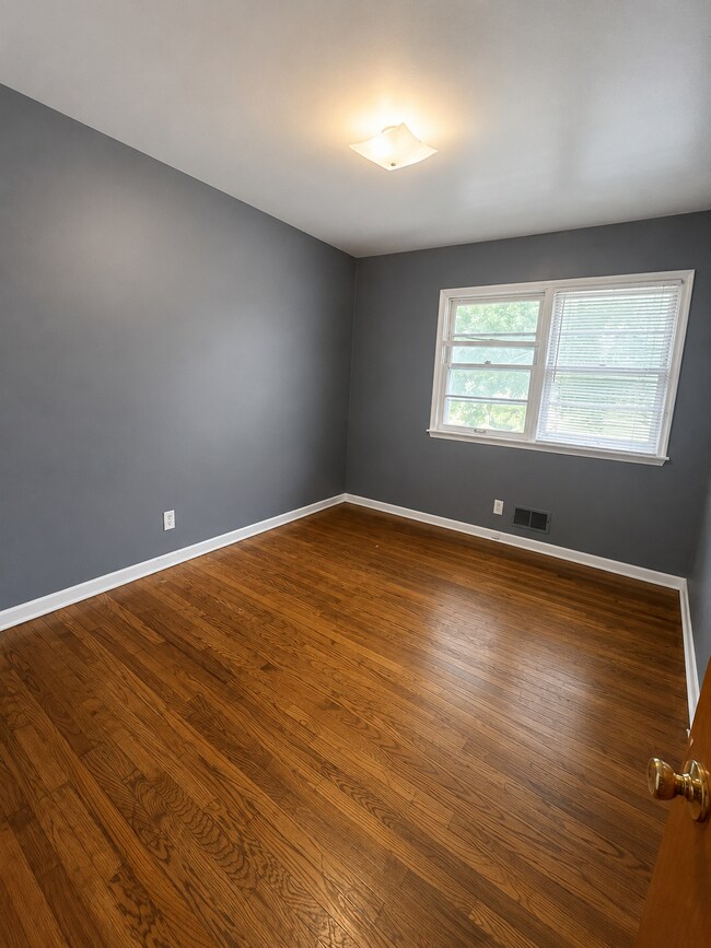 Building Photo - 4902 Ruggles St