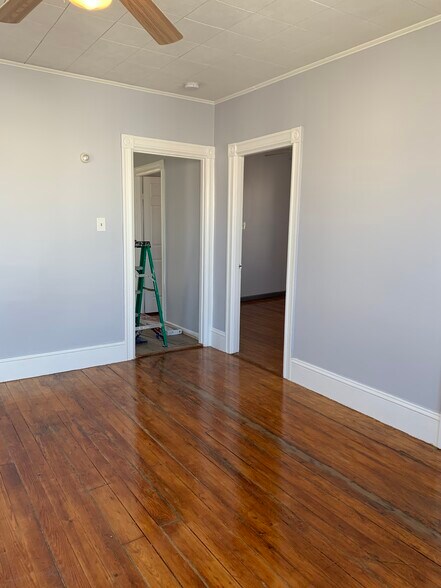 Living Room - 110 Capital St