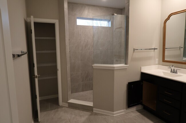 Building Photo - 2951 Daylily Dr