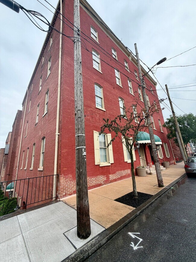 Building Photo - 231 N Shippen St