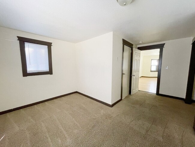 Building Photo - 4 bd/2 ba in Depot Bench