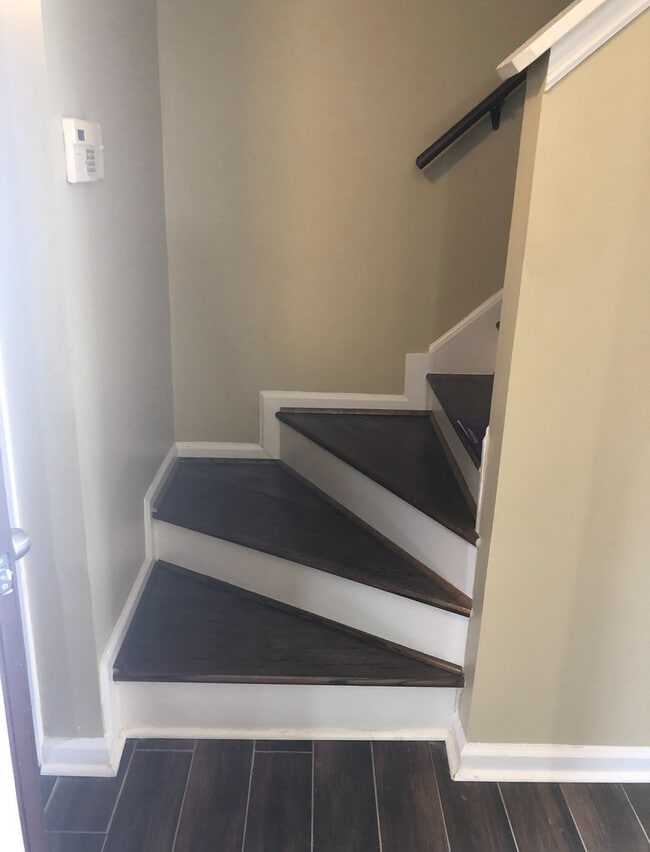 Building Photo - 8547 Westchester Dr