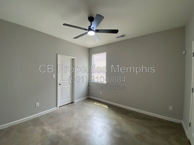 Building Photo - 729 N Dunlap St