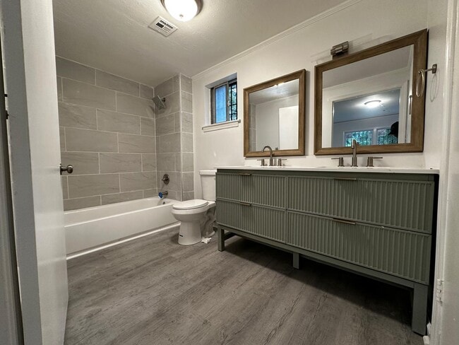 Building Photo - 76 S Haardt Dr