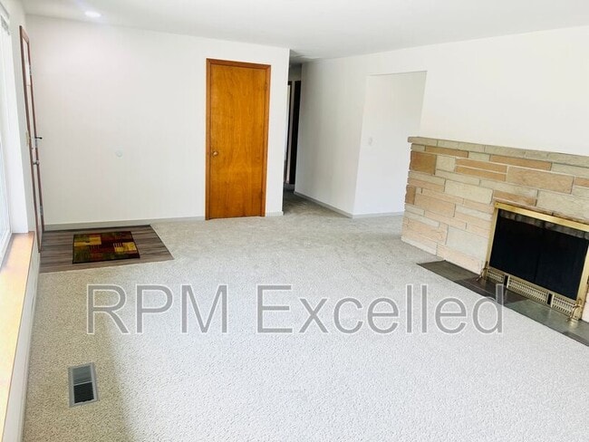 Building Photo - 3808 S 250th St