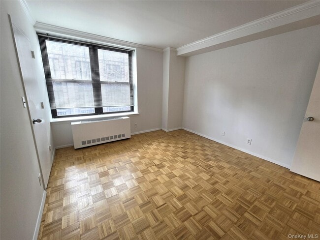 Building Photo - 201 W 74th St