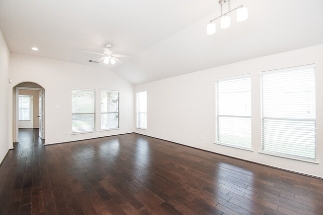 Building Photo - 13014 Southern Creek Dr