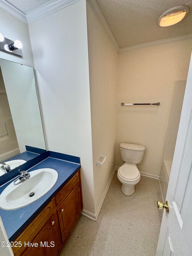 Building Photo - 3939 Sterling Pointe Dr