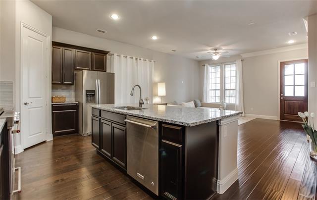 Building Photo - 612 Club Dr