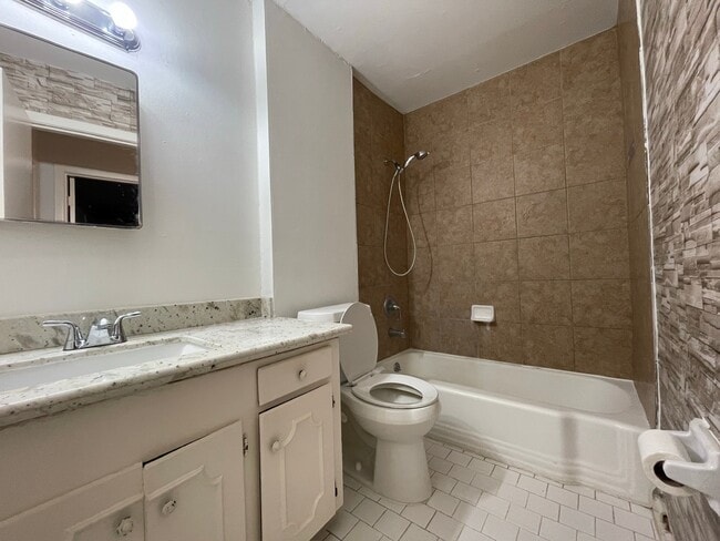 Building Photo - 7219 Tanager St