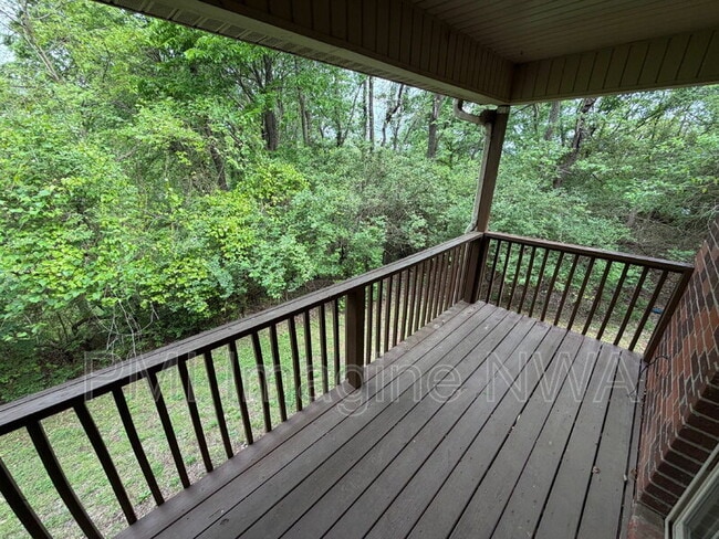 Building Photo - 111 E Rock St