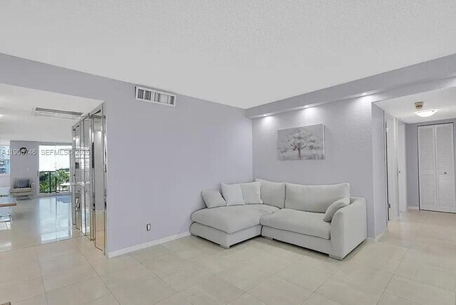 Building Photo - 1880 S Ocean Dr