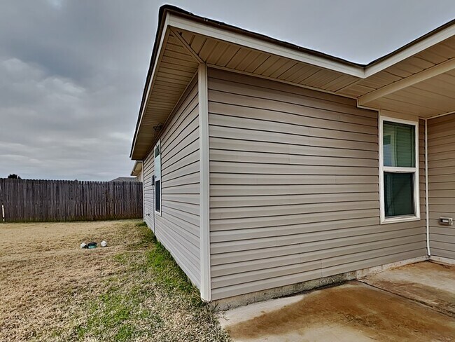 Building Photo - 2816 Sun Berry Way