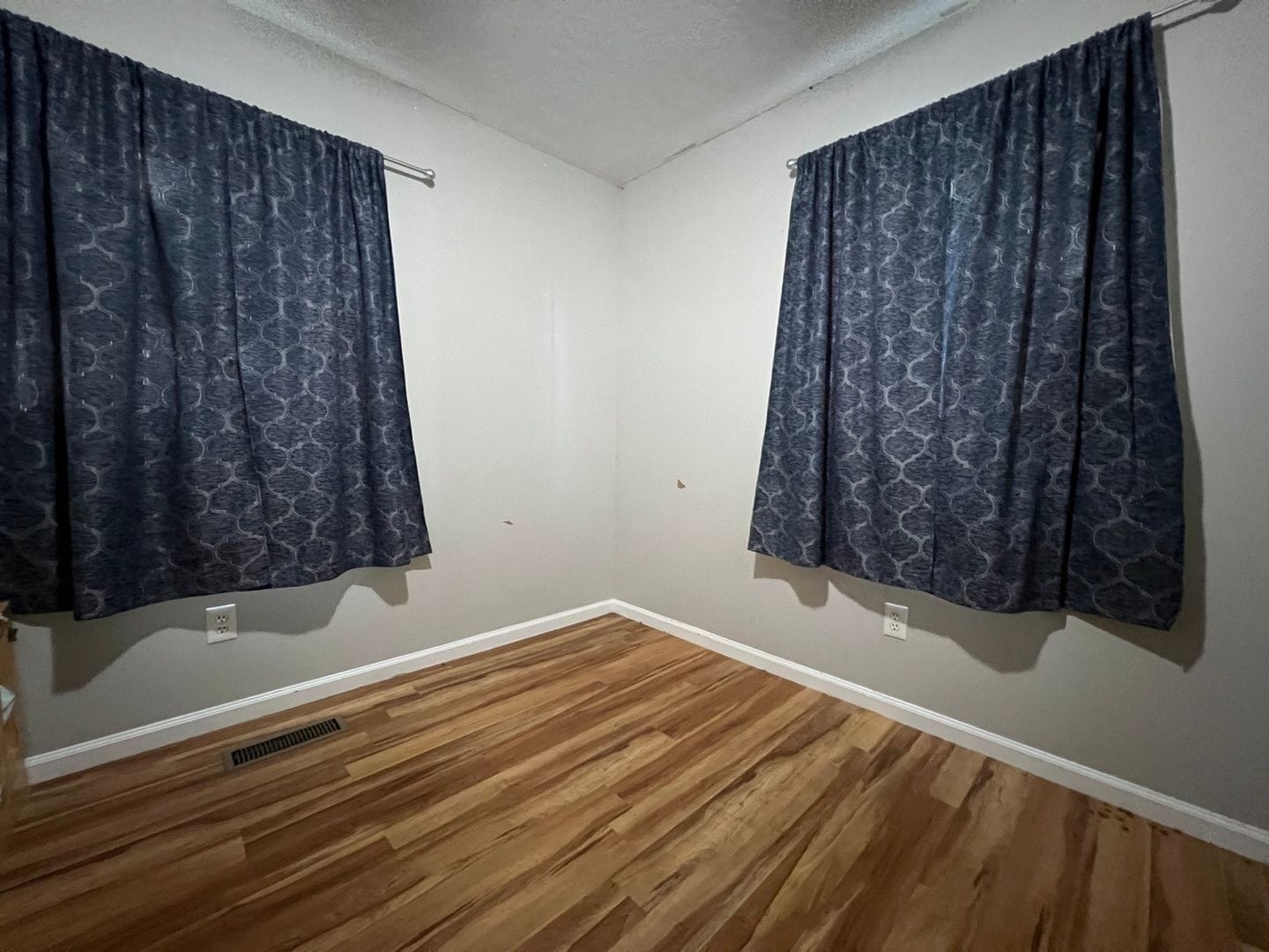 Building Photo - 317 Guthrie Dr