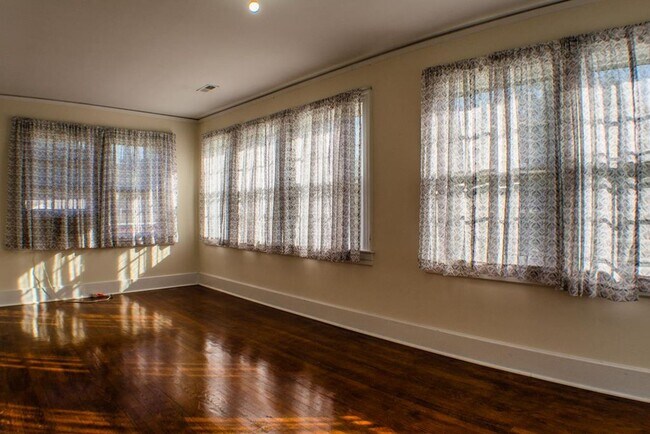 Building Photo - 617 Gales Ave