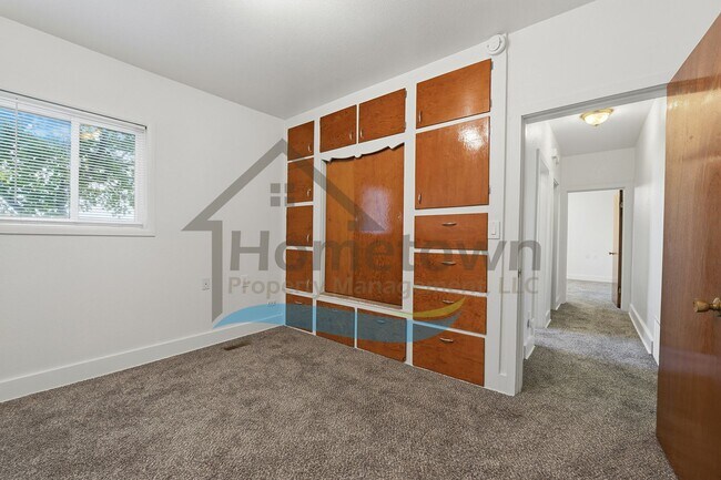 Building Photo - 9811 N Ramsey Rd