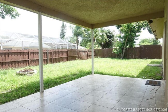 Building Photo - 10838 Winding Creek Way