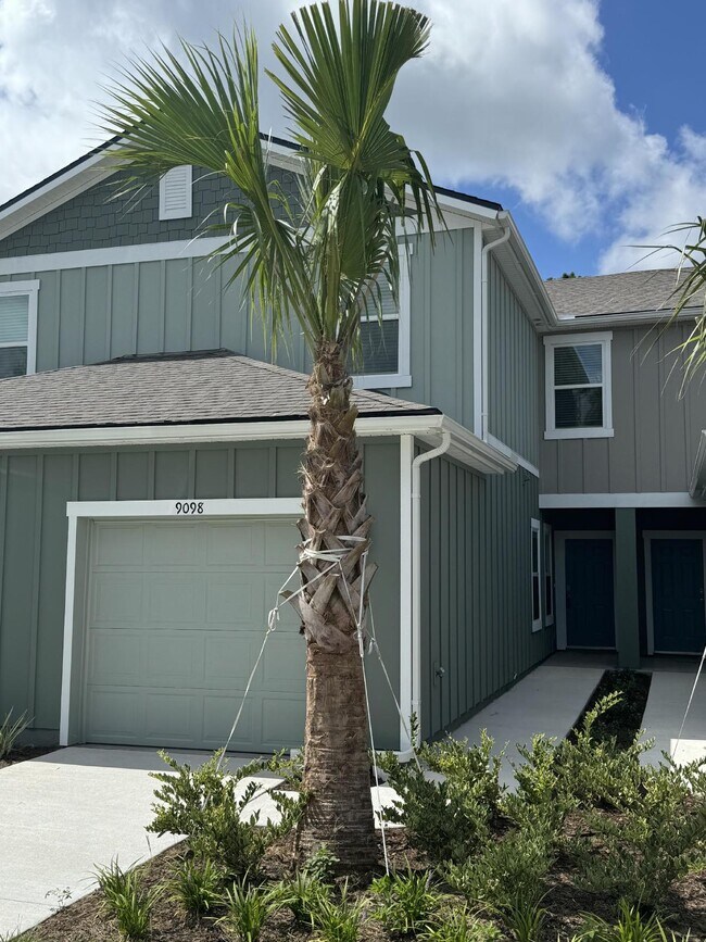 Building Photo - AVAILABLE FOR RENT - Townhome in Baymeadows, 3/2.5
