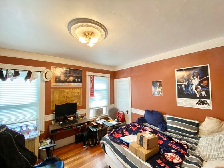 Building Photo - 12 Oswald St