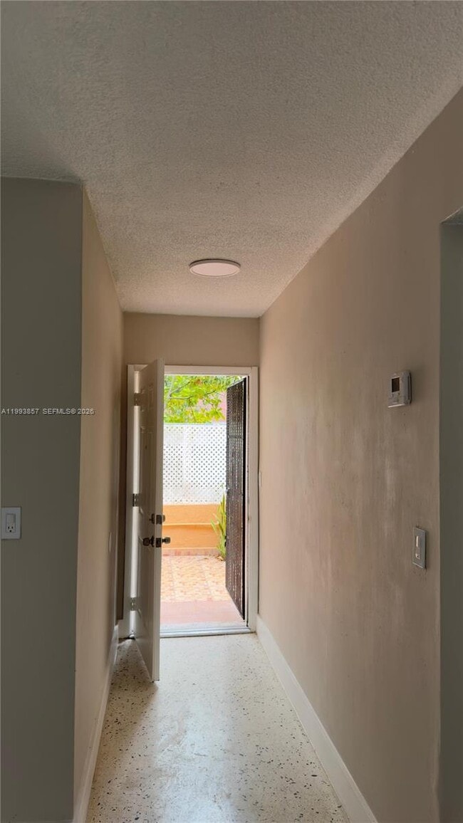 Building Photo - 1250 SW 4th St