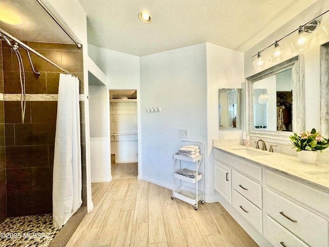 Building Photo - 12768 N Lantern Way