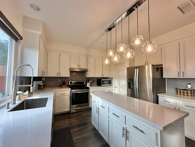 Building Photo - Modern Comfort in Vista: 3BR/2.5BA Rental Home with Central AC, 2-Car Garage, and Luxurious Upgra...