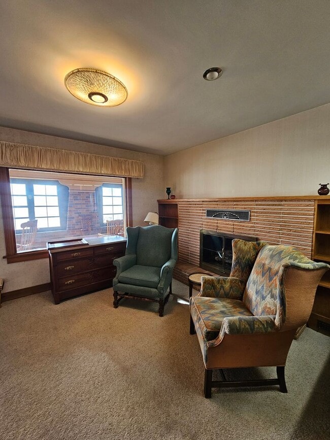 Building Photo - 4 BED | 2.5 BATH | DOUBLE GARAGE | WEST RAPID | FURNISHED