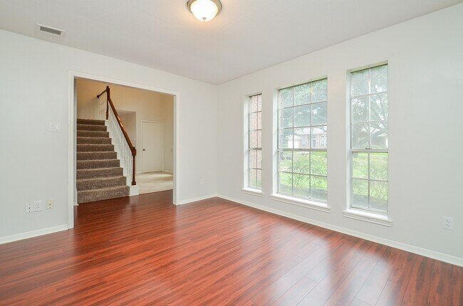 Building Photo - 6310 Oakburl Ln