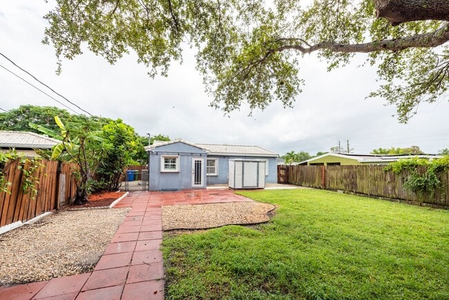 Building Photo - READY FOR A NEW TENANT - EXCELLENT PRIVATE PROPERTY IN SOUTH MIDDLE RIVER