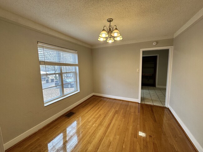 Building Photo - 637 Blanton Ln