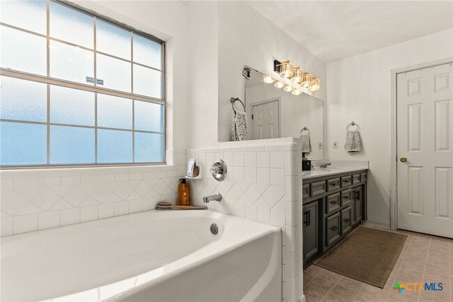 Building Photo - 4129 Fawn Dr