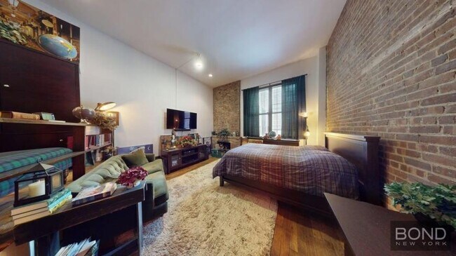 Building Photo - 0 bedroom in Manhattan NY 10024