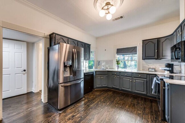 Building Photo - 4502 Reiger Ave