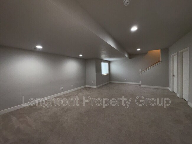 Building Photo - 1303 S Oak Ct.