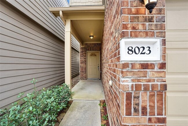 Building Photo - 8023 Villa Lago Ln