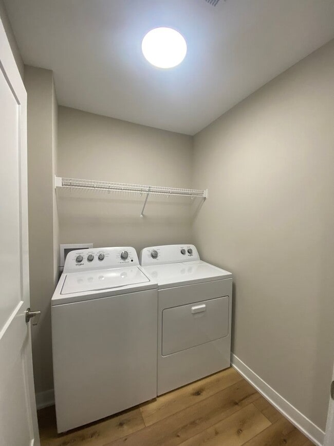Building Photo - Newly Built Home for Rent in West Des Moines!