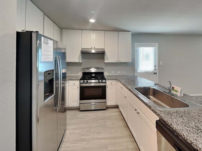 Building Photo - 5738 Leon Pl