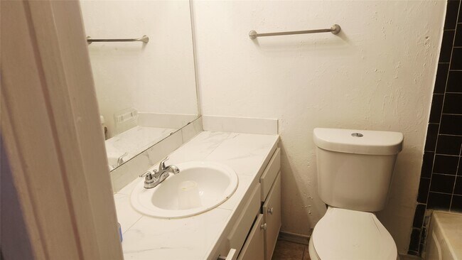 Building Photo - 12511 Ashford Meadow Dr
