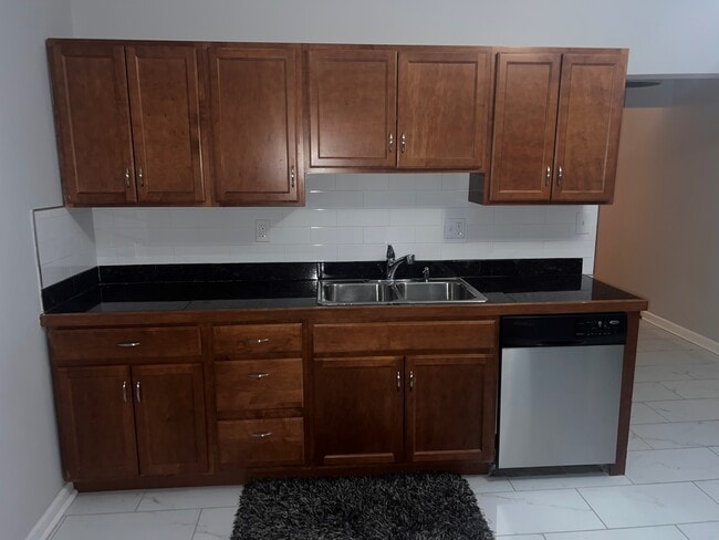 Kitchen - 1203 Fair Ave